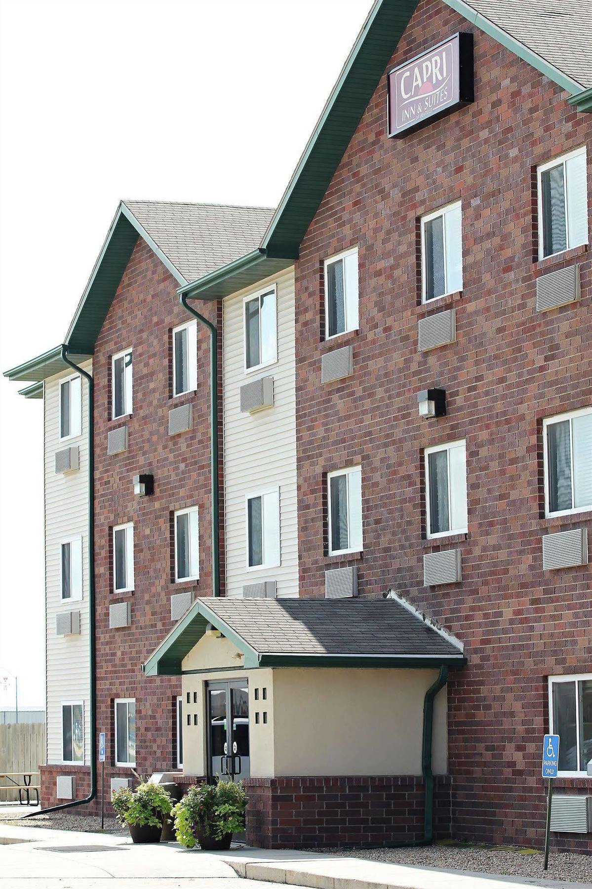 Capri Inn & Suites - Beatrice Ngoại thất bức ảnh