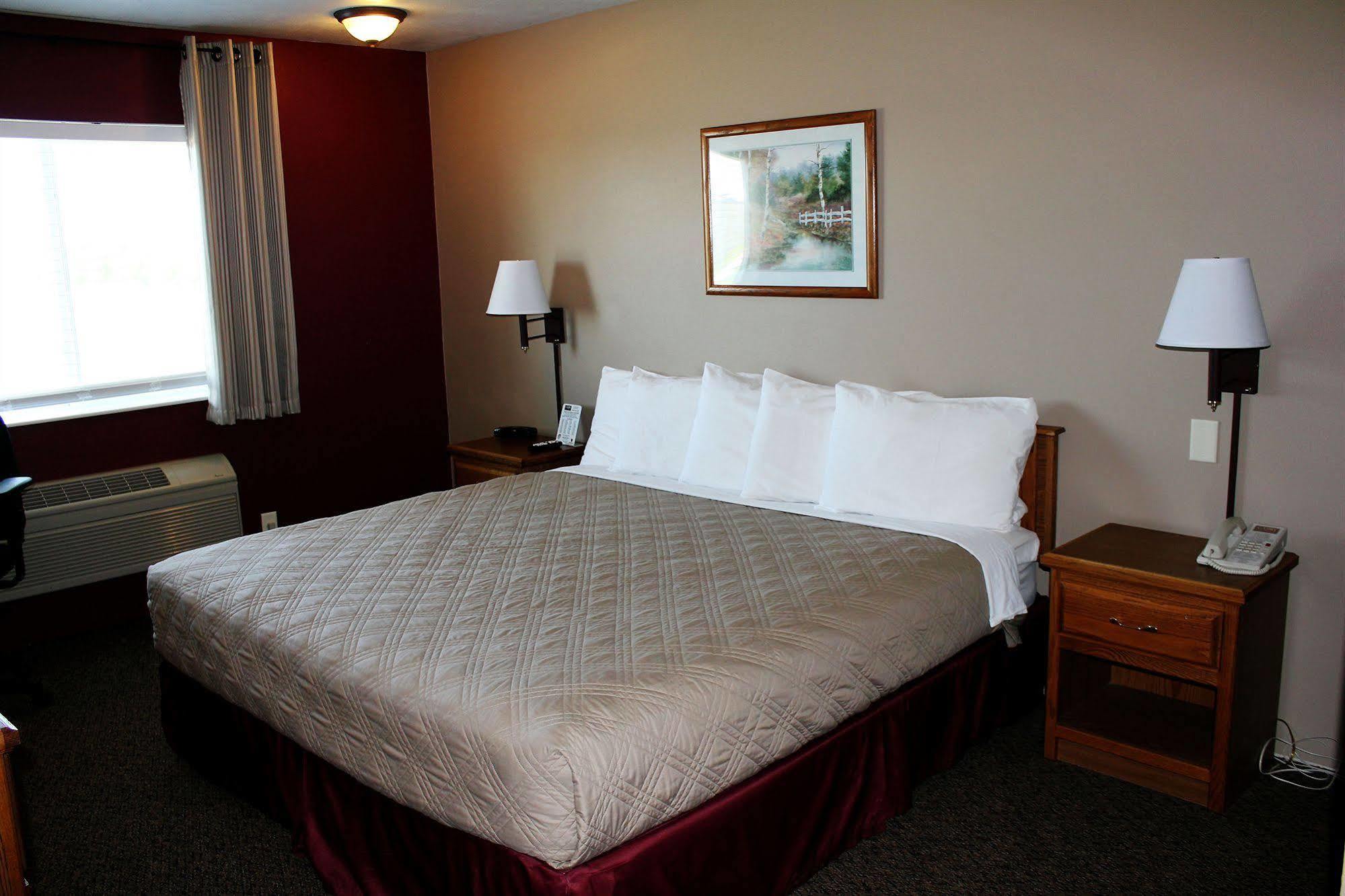 Capri Inn & Suites - Beatrice Ngoại thất bức ảnh